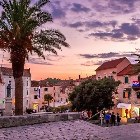 Center Nest * Makarska