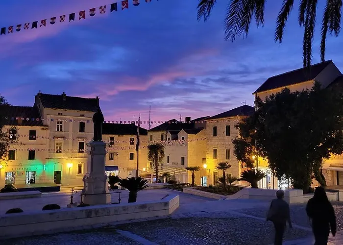 Center Nest Makarska