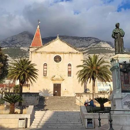 Center Nest Apartment