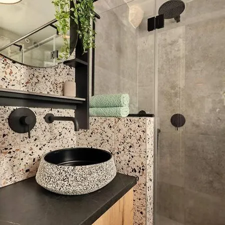 Center Nest דירה *