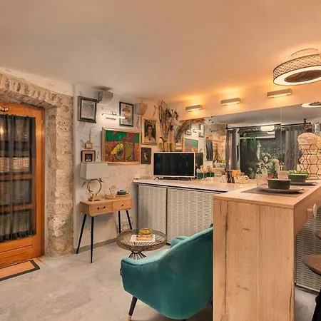 Center Nest * Makarska